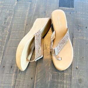 Mila Paoli Beige Woven Wedge Sandals size 8